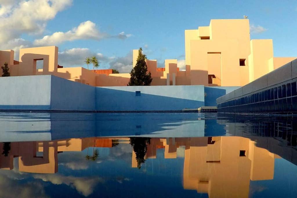 La Muralla Roja 칼페 외부 사진